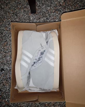 Scarpe Adidas alte