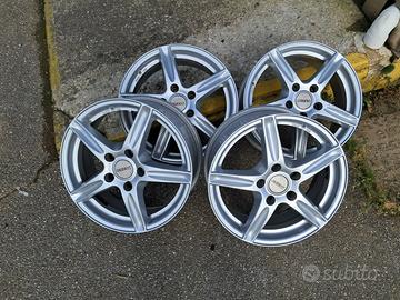 Cerchi in lega da 16 pollici