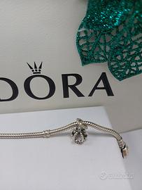 ciondolo Pandora corona reale 