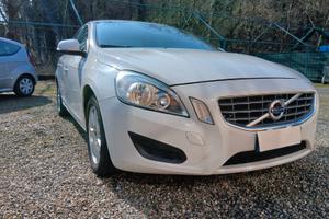 VOLVO   S 60  Benz. Km 82000  - KIT  INVALIDI