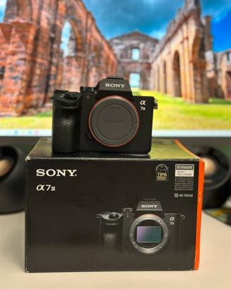 Sony A7 iii 12.400 scatti e Battery Grip