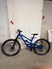 YT capra base XL