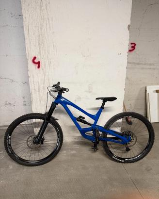 YT capra base XL