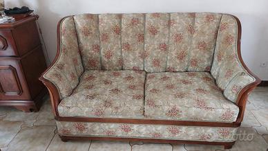 Divano letto classico due posti 