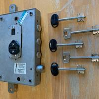 Serratura reversibile per porta blindata MOTTURA