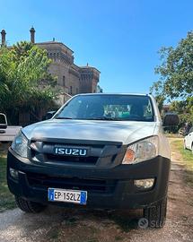 Isuzu D-Max 2.5 TD space cab 4WD 2+2 posti