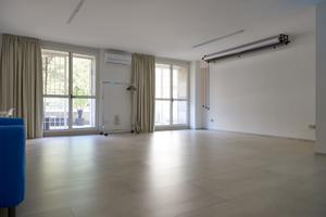 Luminoso studio open space per eventi e workshop