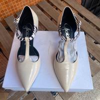Scarpe da donna nr 37 mai usate