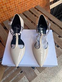 Scarpe da donna nr 37 mai usate