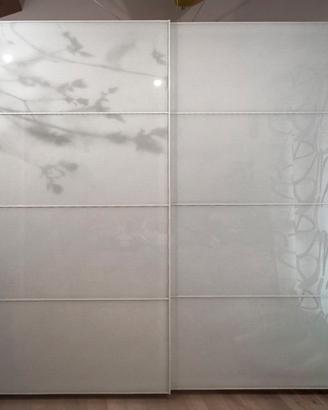 Armadio bianco IKEA ante scorrevoli