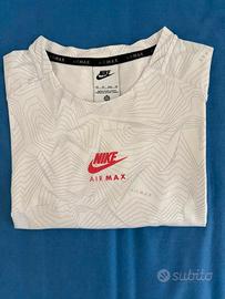 Maglia Nike Air Max in tessuto tecnico leggero