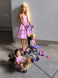 Barbie con passeggino +2Chelsa+2 cuccioli+triciclo