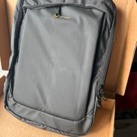 Zaino Porta PC Multitasche, con porta USB