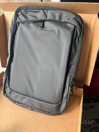 Zaino Porta PC Multitasche, con porta USB