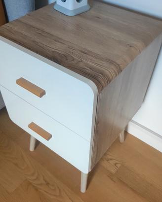 Coppia comodini stile scandivano legno con piedini