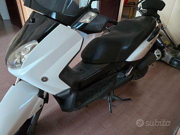 Moto Yamaha Xmax
