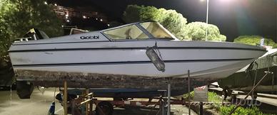 Motoscafo tipo Gobbi da restaurare, scafo in ordin