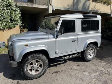 Land Rover Defender  90 TD4