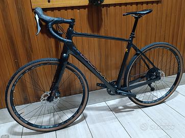 Gravel in Carbonio con Telescopico Documenti 