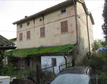 Immobile in asta di 216 m² con più di 5 locali a P