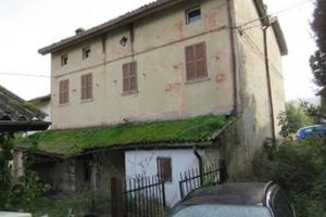 Immobile in asta di 216 m² con più di 5 locali a P