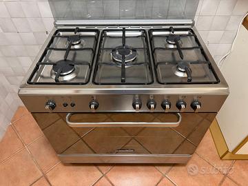 Cucina a gas con forno a gas – 5 fuochi