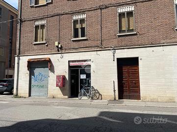 NEGOZIO A FERRARA