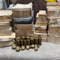 Antichi bottoni bombe' con matrici a molla