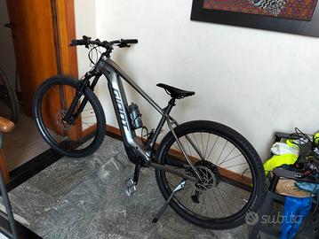 E-MTB elettrica Giant nuova