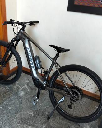 E-MTB elettrica Giant nuova