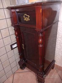 mobile comodino d'epoca 