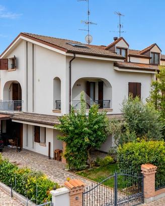 PORZIONE DI BIFAMILIARE A NOVELLARA