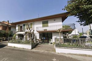 Immobile in asta di 460 m² con più di 5 locali a S