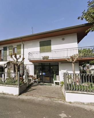 Immobile in asta di 460 m² con più di 5 locali a S