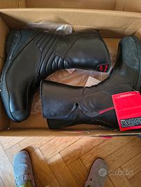 stivali da moto Alpinestars, numero 43, seminuovi