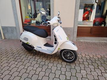 Piaggio Vespa GTS 310 Super Tech 2025 IN PRONTA CO