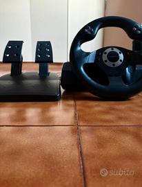Volante e pedaliera da gaming 