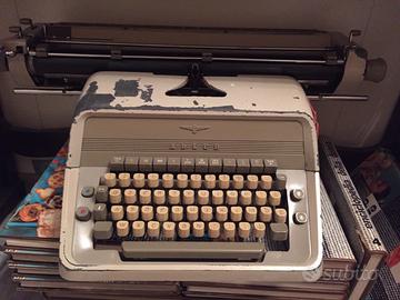 Macchina per scrivere adler vintage