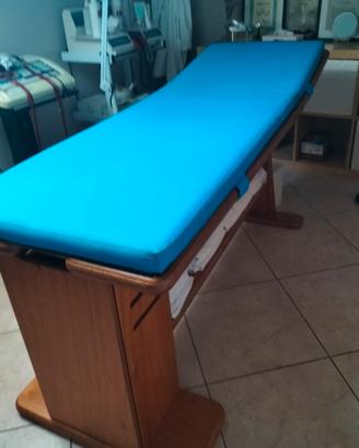 lettino per massaggi e bagni di vapore 