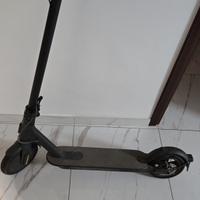 Monopatino Xiaomi essensial