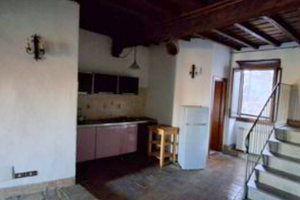 Appartamento biliv. indipendente centro Capranica