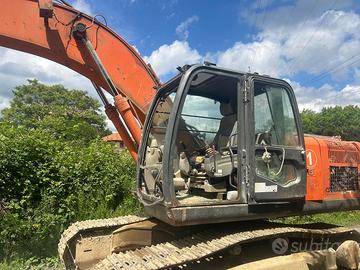 Escavatore HITACHI