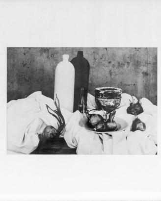 Mario Giacomelli "Natura morta con cipolle" (1955)