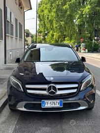 MERCEDES GLA 200 d Premium Auto