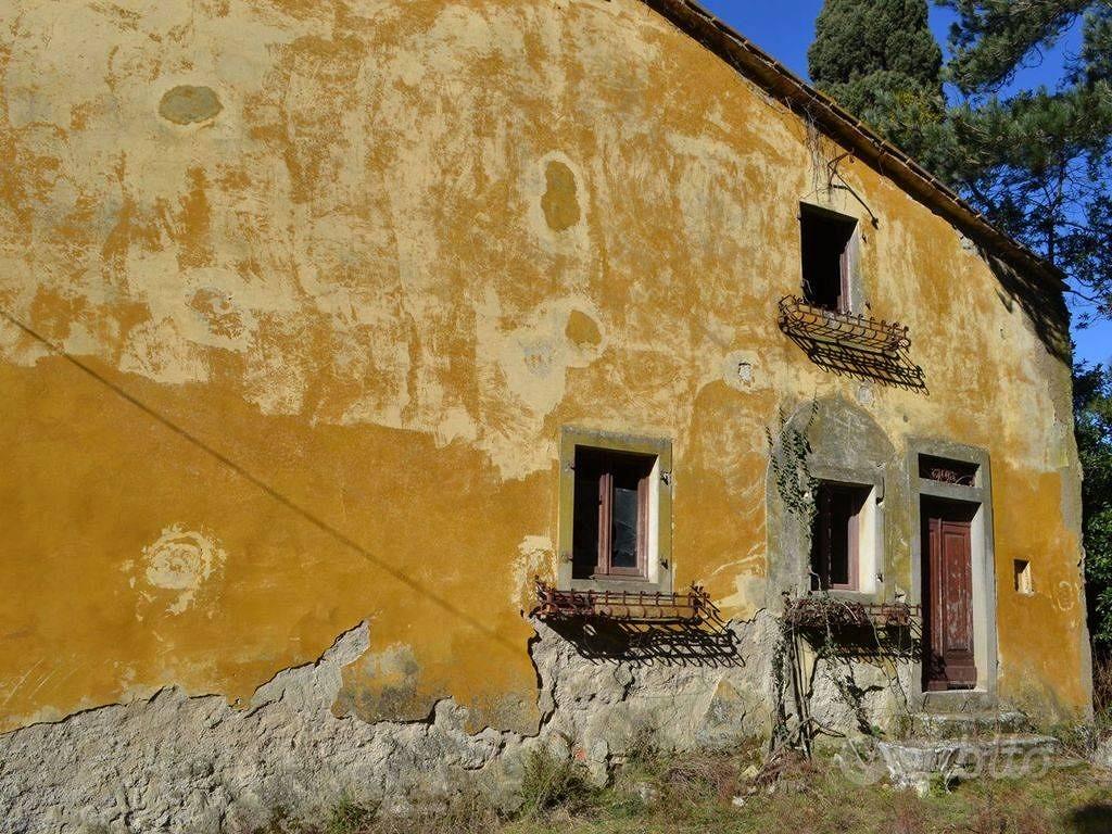 Rustico / Casale di 390 m² con più di 5 locali e b - Altro