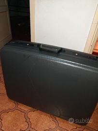 Valigia di ottime finiture