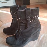 Stivaletti Tronchetti Camoscio Nero Giardini Zeppa