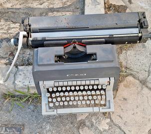 Macchina da scrivere vintage Olivetti LINEA 98  

