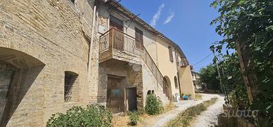 CASA SEMINDIPENDENTE A MONTEFALCO