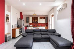 Appartamento di 108 m² con 4 locali e box auto a V